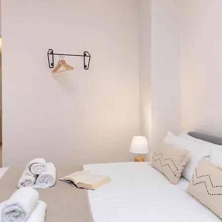 Flateli Cort Reial 10 Apartment